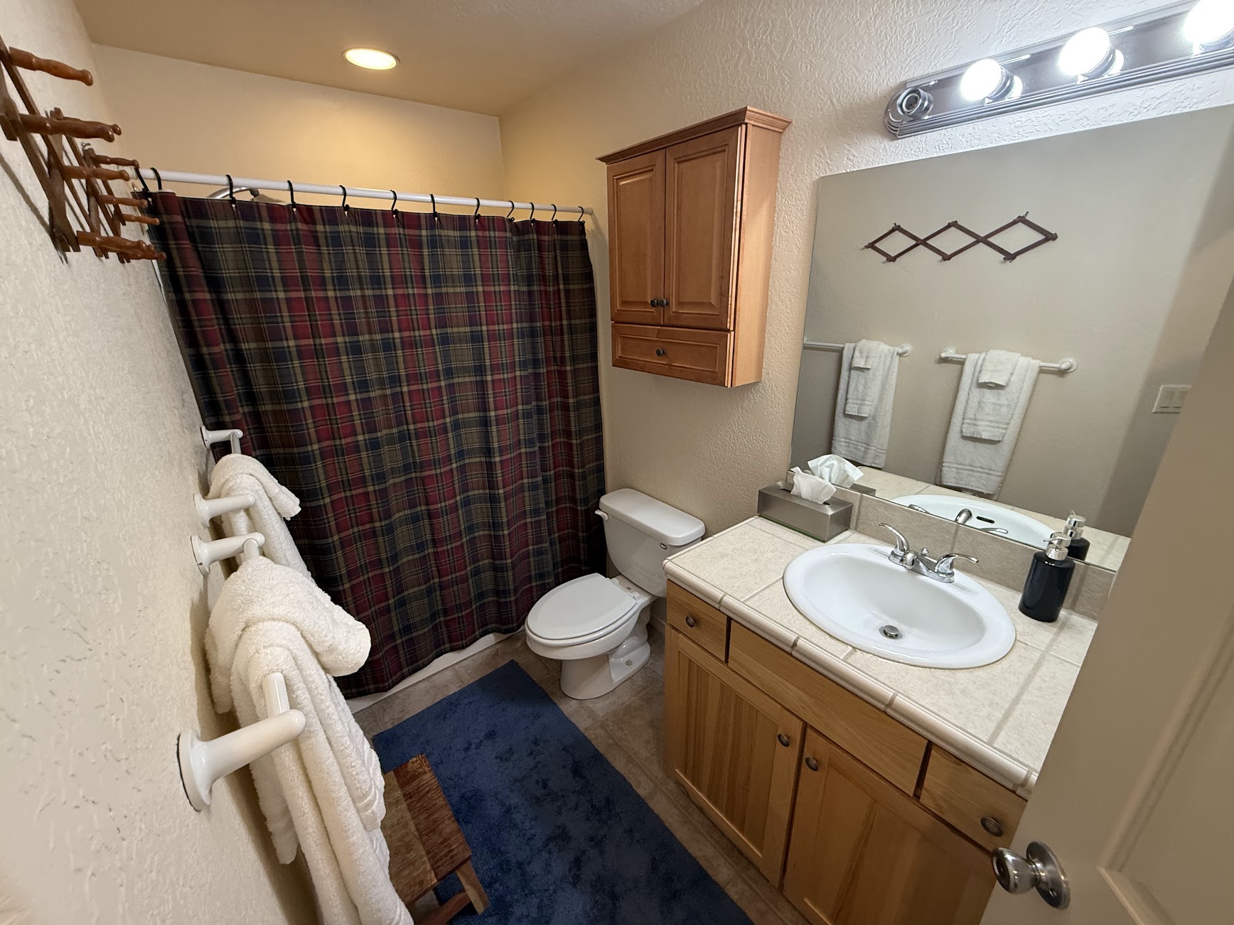 Hall Full Bathroom